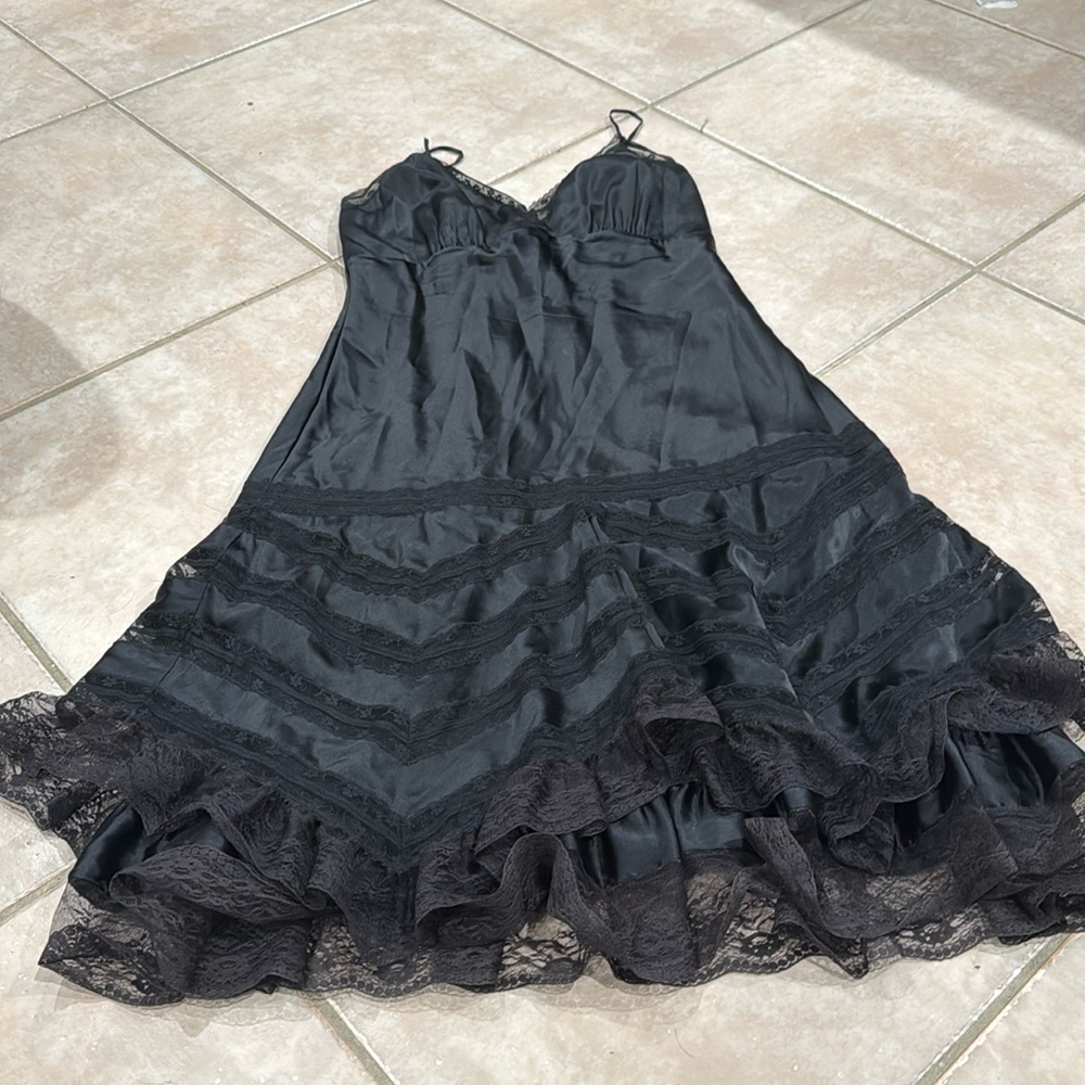 $ Sara isabella size 8 black dress